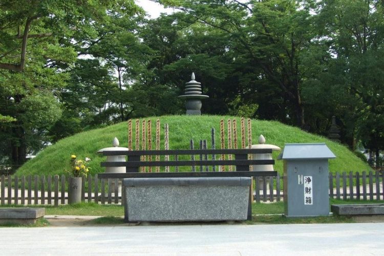 Atomic Bomb Memorial Mound via Hiroshima Navi, Tentang Hiroshima Peace Memorial Park, Apa yang bisa ditemukan di Hiroshima Peace Memorial Park?, Fasilitas di Hiroshima Peace Memorial Park, Akses Menuju Hiroshima Peace Memorial Park