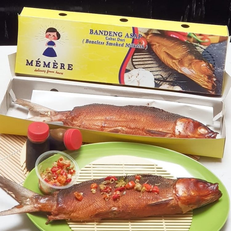 Bandeng Asap via Memere.id - Oleh-oleh khas Surabaya, 1. Almond Crispy Cheese, Oleh-oleh khas Surabaya, 2. Spikoe, 3. Belinjo Udang (Blidang), Khas Surabaya, 4. Keripik Buah Kane-Kane, 5. Pohong Tata, Oleh-oleh Khas Surabaya, 6. Kue Lapis Surabaya, 7. Sambal Bu Rudy Khas Surabaya, 8. Kue Mente, Produk Khas Surabaya, 9. Suoklat, Jajanan Khas Surabaya, 10. Kaos Cak Cuk, Asli Surabaya, 11. Kerupuk Ikan Kenjeran, 12. Kue Bikang Peneleh, 13. Fruit Cake Glory, 14. Sambal Cuk, 15. Abon Sapi Padmosusastro, 16. Bebek Djangkep, 17. Surabaya Snowcake, 18. Rambak Sapi, 19. Oseng Tuna Asap, 20. Kopi Bandrek, Oleh-oleh Khas Surabaya, 21. Bandeng Asap, 22. Siropen Telasih, 23. Krupuk Udang Lobster, 24. GunaGuna Snack, 25. Bunarendang, 26. Jenang dan Sirup Mangrove, 27. Bolu Joeang Surabaya , 28. Dawet Blauran , 29. Baju Batik Surabaya, 30. Sepatu Khas Wedoro, 31. Vallens Cake Surabaya, 32. Bandang Asap