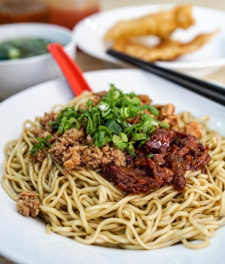 Bakmi Babi via IG @sasmitaedo, 1. Pempek, 2. Tekwan, 3. Laksan, 4. Celimpungan, 5. Burgo, 6. Lakso, 7. Martabak Palembang, 8. Mie Celor, 9. Pindang Ikan, 10. Pindang Tulang, 11. Sate Sapi Cucuk Manis, 12. Bakmi Babi, 13. Es Kacang Merah, 14. Kemplang Palembang, 15. Godo-Godo, 16. Gulo Puan, 17. Roti Koing, 18. Sambal Tempoyak, 19. Model, 20. Malbi, 21. Kue 8 Jam, 22. Otak-otak Kuah Cuko, 23. Lempok, 24. Lenggang, 25. Martabak HAR, 26. Kue Lapis Kojo, 27. Kue Engkak Ketan , 28. Kue Maksuba, 29. Kue Bolu Suri, 30. Kue Gandus, 31. Kue Lumpang, 32. Kue Srikaya, 33. Dadar Jiwo, 34. Sambal Lingkung, 35. Telok Ukan