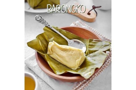 Barongko via IG @bunda_ghaida, 1. Coto Makassar, 2. Sop Saudara, 3. Pallubasa, 4. Pallumara, 5. Konro Makassar, 6. Juku Pallu Ce’la, 7. Konro Bakar, 8. Sop Ubi, 9. Songkolo Bagadang, 10. Burasa, 11. Bebek Palekko, 12. Kapurung, 13. Mie Titi, 14. Barongko, 15. Pisang Epe, 16. Es Palu Butung, 17. Gogoso, 18. Sarabba, 19. Ikan Bakar Parape, Termasuk Makanan Khas Makassar, 20. Es Pisang Ijo, Makanan Khas Makassar yang Populer, 21. Jalangkote, 22. Sikaporo, 23. Kue Apang, Kue Tradisional Khas Makassar, 24. Pallu Kacci, 25. Nasi Kuning Riburane, 26. Roko-Roko Unti dan Cangkuning, 27. Putu Cangkiri, 28. Baje, 29. Kue Dange, 30. Buroncong, 31. Cucuru Bayao