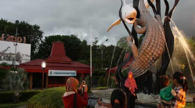 Berselfie Ria di Patung Suro &amp; Boyo via Liputan6, Sejarah Kebun Binatang Surabaya, Apasih Yang Menarik di Kebun Binatang Surabaya (KBS)?, Cara Menuju Kebun Binatang Surabaya, Jam Operational &amp; Tiket Masuk Ke Kebun Binatang Surabaya, Tips Berwisata di Kebun Binatang Surabaya