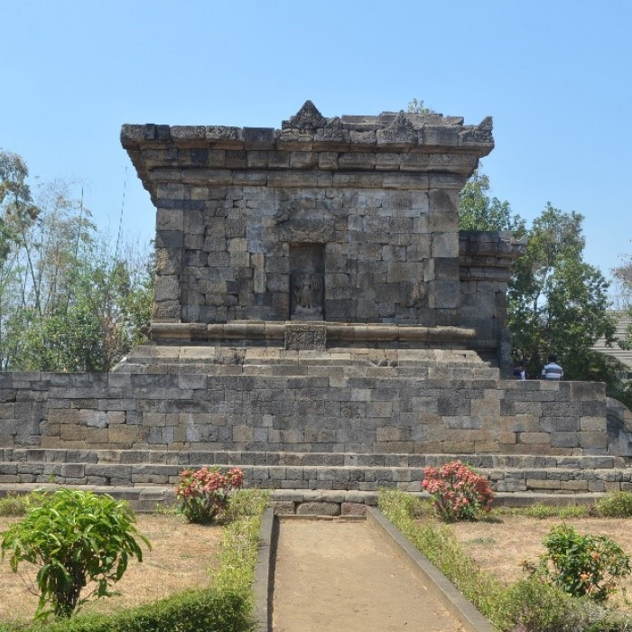 Candi Badut via Kemdikbudgoid, Alamat Candi Badut, Jam Operasional Candi Badut, Fasilitas Di Candi Badut, Harga Tiket Masuk Candi Badut, Rute Menuju Candi Badut, Sejarah Candi Badut, Daya Tarik Wisata