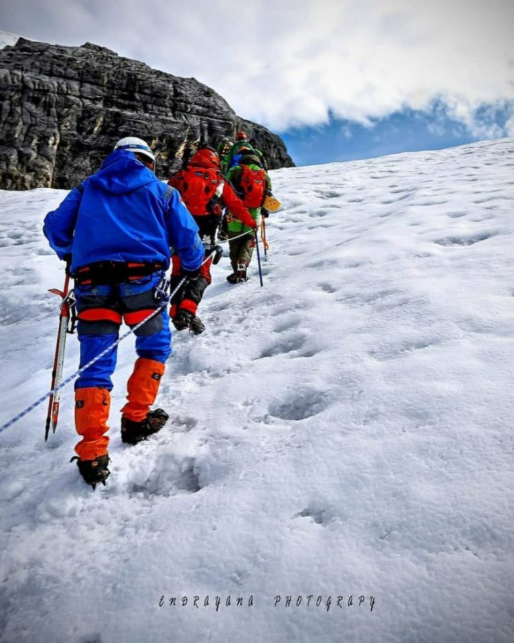 Cartenz Piramid, Pesona Puncak Papua Foto by Indrayana Prhotograpy