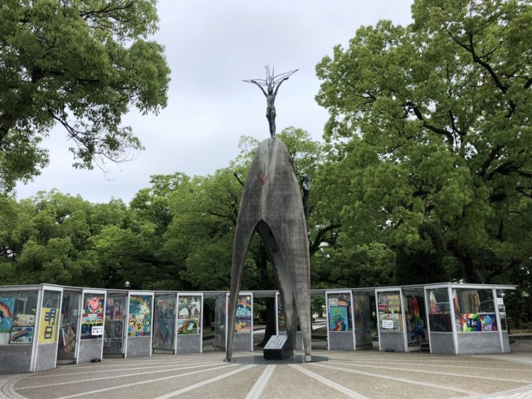 Children’s Peace Monument via Hiroshimaforpeace, Tentang Hiroshima Peace Memorial Park, Apa yang bisa ditemukan di Hiroshima Peace Memorial Park?, Fasilitas di Hiroshima Peace Memorial Park, Akses Menuju Hiroshima Peace Memorial Park