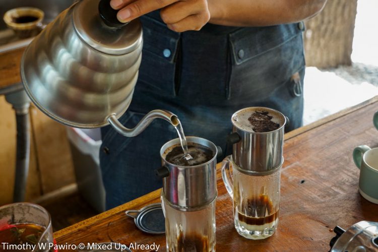 Coffee Shop Armor Kopi Vietnamese Coffee, 1. One Eighty Coffee and Music, 2. Warung Kopi Purnama, 3. Sejiwa, 4. Armor Kopi, 5. Noah’s Barn, 6. Dakken Restaurant, 7. yumaju coffee, 8. Bober Cafe, 9. Lacamera Coffee , 10. Two Cents Coffee, 11. Kopi Anjis, 12. Ngopi Doeloe Burangrang , 13. Blue Doors , 14. Two Hands Full, 15. Cups Coffee & Kitchen, 16. Kopi Selasar Sunaryo, 17. Kopi Ireng, 18. Kedai Kopi 170, 19. Caffe Bene, 20. Warung Kopi Modjok, 21. Roemah Kopi, 22. Eugene the Goat , 23. Fortunate Coffee, 24. Jack Runner Roastery, 25. Yellow Truck Coffee, 26. Kinokimi Coffee, 27. Poffstory Coffee Brewer, 28. Baraya Coffee