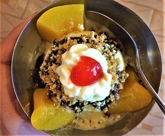 Es Krim Tip Top via iG @jalan_jalan, 1. Lontong Medan, 2. Mie Gomak, 3. Sate Padang Medan , 4. Mie Aceh Medan, 5. Soto Medan, 6. Bihun Bebek, 7. Bakso Lembu Medan, 8. Es Krim Tip Top, 9. Kari Bihun Tabona, 10. Rujak Kolam Medan, 11. Teh Susu Telur, 12. Kwetiau Ateng, 13. Kolak Durian, 14. Saksang, 15. Babi Panggang Karo, 16. Daun Singkong Tumbuk, 17. Bika Ambon, 18. Durian Medan, 19. Ikan Teri Medan, 20. Lemang Medan , 21. Sate Kerang, 22. Kacang Sihobuk, 23. Kue Ombus-ombus, 24. Kopi Sidikalang, 25. Sirup Markisa