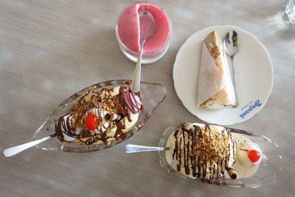Es Krim Zangrandi , 1. Nasi Goreng Jancuk, 2. Sego Sambel Khas Surabaya, 3. Nasi Cumi Nikmat Surabaya, 4. Nasi Campur Tambak Bayan, 5. Nasi Empal Pengampon, 6. Nasi Krawu Surabaya, 7. Rujak Cingur Khas Surabaya, 8. Tahu Tek Surabaya, 9. Pecel Semanggi, 10. Sate Klopo, 11. Sate Lisidu, 12. Sate Karak, 13. Lontong Kupang, 14. Lontong Balap Paling Enak, 15. Mie Akhirat Kota SBY, 16. Mie Pecun, 17. Bebek Mercon, 18. Bebek Palupi, 19. Bebek Goreng Sinjay, 20. Bebek Tugu Pahlawan, 21. Rawon Kalkulator Taman Bungkul, 22. Rawon Setan Khas Surabaya, 23. Belut Spesial Khas Surabaya, 24. Soto Lamongan Cak Har, 25. Kepiting Cak Gundul, 26. Tahu Campur , 27. Surabaya Snowcake , 28. Almond Crispy Cheese, 29. Es Krim Zangrandi , 30. Soto Gubeng, 31. Pohong Tata, 32. Lapis Surabaya, 33. Sirup Bogem Mangrove