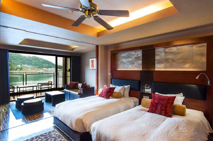 Executive Large Japanese Western Style Room via Trip