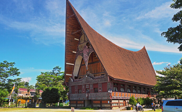 Gereja Katolik St. Mikael Pangururan via hiudp Katolik