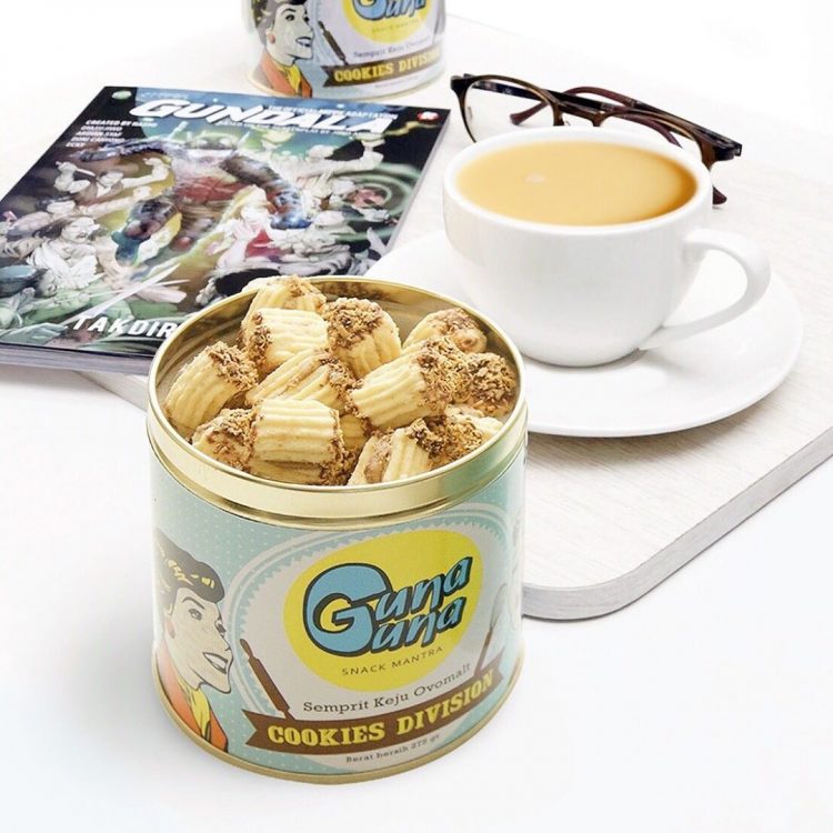 GunaGuna Snack - Oleh-oleh khas Surabaya, 1. Almond Crispy Cheese, Oleh-oleh khas Surabaya, 2. Spikoe, 3. Belinjo Udang (Blidang), Khas Surabaya, 4. Keripik Buah Kane-Kane, 5. Pohong Tata, Oleh-oleh Khas Surabaya, 6. Kue Lapis Surabaya, 7. Sambal Bu Rudy Khas Surabaya, 8. Kue Mente, Produk Khas Surabaya, 9. Suoklat, Jajanan Khas Surabaya, 10. Kaos Cak Cuk, Asli Surabaya, 11. Kerupuk Ikan Kenjeran, 12. Kue Bikang Peneleh, 13. Fruit Cake Glory, 14. Sambal Cuk, 15. Abon Sapi Padmosusastro, 16. Bebek Djangkep, 17. Surabaya Snowcake, 18. Rambak Sapi, 19. Oseng Tuna Asap, 20. Kopi Bandrek, Oleh-oleh Khas Surabaya, 21. Bandeng Asap, 22. Siropen Telasih, 23. Krupuk Udang Lobster, 24. GunaGuna Snack, 25. Bunarendang, 26. Jenang dan Sirup Mangrove, 27. Bolu Joeang Surabaya , 28. Dawet Blauran , 29. Baju Batik Surabaya, 30. Sepatu Khas Wedoro, 31. Vallens Cake Surabaya, 32. Bandang Asap
