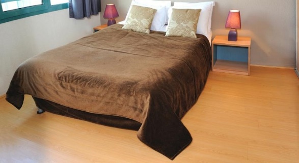 Kamar tidur, via booking, 1. Kyriad Disneyland Resort Paris, Salah Satu Hotel Partner Disneyland Paris yang Rate-nya Kerap Diobral Abis!, 2. Walau Nggak Sepenuhnya Berbentuk Hotel, Sejours et Affaires Rive Gauche Aparthotel Ini Cukup Layak Untuk Dipertimbangkan, 3. Satu Lagi Hotel Partner Disneyland Paris yang Perlu Dipertimbangkan, yaitu Adagio Marne La Vallée Val d’Europe Aparthotel, 4. Hipark Residence Serris Val d’Europe, Apartemen Keren yang Rate-nya Masih Dibawah 1 Juta, 5. Alternatif Lainnya, Kalian Bisa Melirik Residhome Val d’Europe Yang Juga Ada di Sekitar Disneyland Paris, 6. Walau Nggak Dekat-Dekat Amat dengan Disneyland Paris, Ibis Budget Marne la Vallée Layak Dilirik Karena Rate-nya yang Asyik Banget