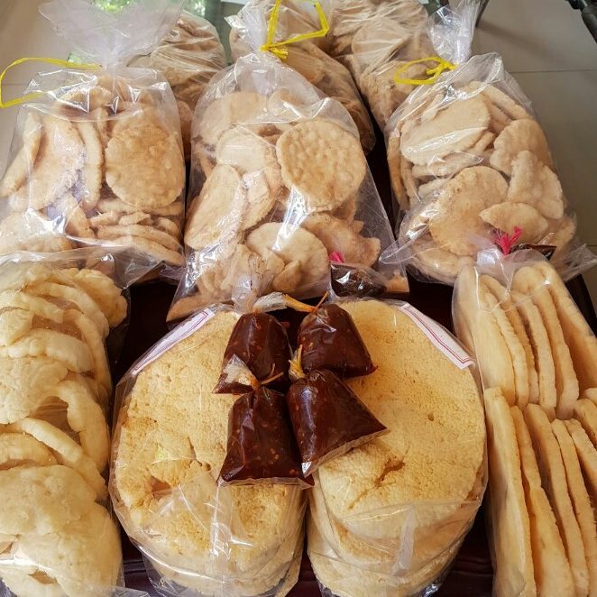 Kemplang Palembang via IG @lauwinggrid, 1. Pempek, 2. Tekwan, 3. Laksan, 4. Celimpungan, 5. Burgo, 6. Lakso, 7. Martabak Palembang, 8. Mie Celor, 9. Pindang Ikan, 10. Pindang Tulang, 11. Sate Sapi Cucuk Manis, 12. Bakmi Babi, 13. Es Kacang Merah, 14. Kemplang Palembang, 15. Godo-Godo, 16. Gulo Puan, 17. Roti Koing, 18. Sambal Tempoyak, 19. Model, 20. Malbi, 21. Kue 8 Jam, 22. Otak-otak Kuah Cuko, 23. Lempok, 24. Lenggang, 25. Martabak HAR, 26. Kue Lapis Kojo, 27. Kue Engkak Ketan , 28. Kue Maksuba, 29. Kue Bolu Suri, 30. Kue Gandus, 31. Kue Lumpang, 32. Kue Srikaya, 33. Dadar Jiwo, 34. Sambal Lingkung, 35. Telok Ukan
