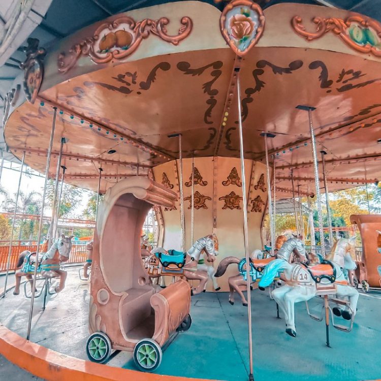 Kereta Kencana Komedi Puter, Lokasi Wisata Taman Hiburan Sindu Kusuma Edupark, Rute Menuju Lokasi Wisata Edupark, Wisata Sindu Kusuma Edupark, Harga Tiket Masuk Sindu Kusuma Edupark, Fasilitas yang Tersedia, Harga Tiket Wahana Sindu Kusuma Edupark, Wahana Seru di Sindu Kusuma Edupark, Tips Berlibur