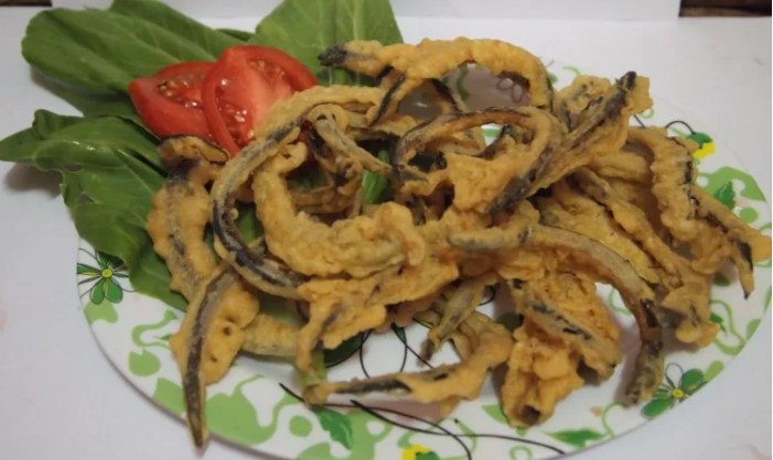 Keripik Welut, 1. Bakpia Jogja, 2. Yangko, 3. Geplak, 4. Gudeg Jogja, 5. Coklat Monggo, 6. Salak Pondoh, 7. Tiwul Yu Tum, 8. Jadah Tempe Mbah Carik, 9. Tasuba (Tahu Susu Bakso) Jogja, 10. Belalang Goreng (Walang Goreng), 11. Keripik Belut Jogja, 12. Seafood Olahan Jogja, 13. Peyek Mbok Tumpuk, 14. Batik Jogja, 15. Kerajinan Perak Jogja, 16. Blangkon, 17. Brownies Ubi Ungu, 18. Keripik Tempe Sagu, 19. Jogja Scrummy, 20. Gudeg Kaleng, 21. Gerabah Kasongan, 22. Kaos Dagadu, 23. Kue Mochi, 24. Keripik Welut, 25. Wayang, 26. Kerajinan Kulit, 27. Aksesoris Khas Jogja, 28. Tas Dowa, 29. Bakpia Princess Cake, 30. Wedang Uwuh, 31. Geblek Kulonprogo, 32. Tas Rotan, 33. Kopi Merapi, 1. Naturalan, 2. Kaloka Pottery, 3. Toko Barang Bareng, 4. Dowa Bag And Factory, 6. Mamahke Jogja