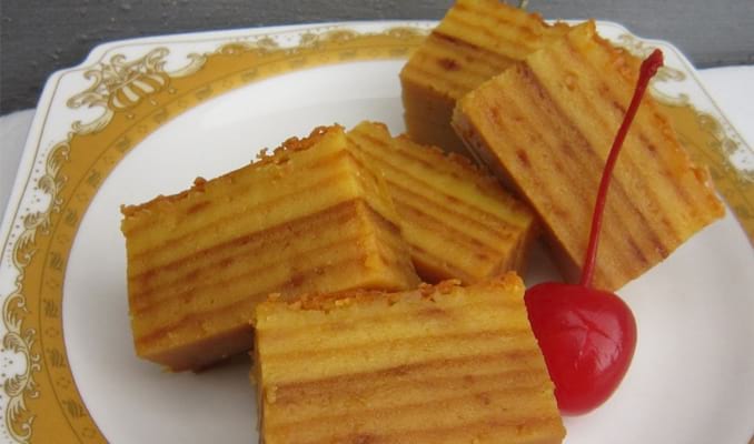 Kue Engkak Ketan, 1. Pempek, 2. Tekwan, 3. Laksan, 4. Celimpungan, 5. Burgo, 6. Lakso, 7. Martabak Palembang, 8. Mie Celor, 9. Pindang Ikan, 10. Pindang Tulang, 11. Sate Sapi Cucuk Manis, 12. Bakmi Babi, 13. Es Kacang Merah, 14. Kemplang Palembang, 15. Godo-Godo, 16. Gulo Puan, 17. Roti Koing, 18. Sambal Tempoyak, 19. Model, 20. Malbi, 21. Kue 8 Jam, 22. Otak-otak Kuah Cuko, 23. Lempok, 24. Lenggang, 25. Martabak HAR, 26. Kue Lapis Kojo, 27. Kue Engkak Ketan , 28. Kue Maksuba, 29. Kue Bolu Suri, 30. Kue Gandus, 31. Kue Lumpang, 32. Kue Srikaya, 33. Dadar Jiwo, 34. Sambal Lingkung, 35. Telok Ukan