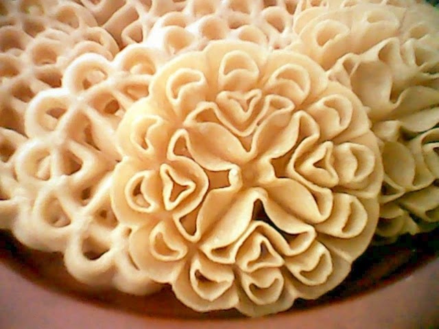 Kue Kembang Goyang