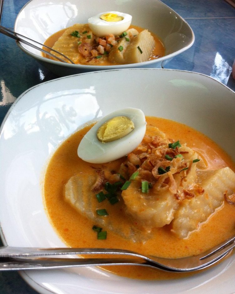 Laksan via Ig @laksankaito, 1. Pempek, 2. Tekwan, 3. Laksan, 4. Celimpungan, 5. Burgo, 6. Lakso, 7. Martabak Palembang, 8. Mie Celor, 9. Pindang Ikan, 10. Pindang Tulang, 11. Sate Sapi Cucuk Manis, 12. Bakmi Babi, 13. Es Kacang Merah, 14. Kemplang Palembang, 15. Godo-Godo, 16. Gulo Puan, 17. Roti Koing, 18. Sambal Tempoyak, 19. Model, 20. Malbi, 21. Kue 8 Jam, 22. Otak-otak Kuah Cuko, 23. Lempok, 24. Lenggang, 25. Martabak HAR, 26. Kue Lapis Kojo, 27. Kue Engkak Ketan , 28. Kue Maksuba, 29. Kue Bolu Suri, 30. Kue Gandus, 31. Kue Lumpang, 32. Kue Srikaya, 33. Dadar Jiwo, 34. Sambal Lingkung, 35. Telok Ukan