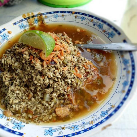 Lontong Kupang, 1. Nasi Goreng Jancuk, 2. Sego Sambel Khas Surabaya, 3. Nasi Cumi Nikmat Surabaya, 4. Nasi Campur Tambak Bayan, 5. Nasi Empal Pengampon, 6. Nasi Krawu Surabaya, 7. Rujak Cingur Khas Surabaya, 8. Tahu Tek Surabaya, 9. Pecel Semanggi, 10. Sate Klopo, 11. Sate Lisidu, 12. Sate Karak, 13. Lontong Kupang, 14. Lontong Balap Paling Enak, 15. Mie Akhirat Kota SBY, 16. Mie Pecun, 17. Bebek Mercon, 18. Bebek Palupi, 19. Bebek Goreng Sinjay, 20. Bebek Tugu Pahlawan, 21. Rawon Kalkulator Taman Bungkul, 22. Rawon Setan Khas Surabaya, 23. Belut Spesial Khas Surabaya, 24. Soto Lamongan Cak Har, 25. Kepiting Cak Gundul, 26. Tahu Campur , 27. Surabaya Snowcake , 28. Almond Crispy Cheese, 29. Es Krim Zangrandi , 30. Soto Gubeng, 31. Pohong Tata, 32. Lapis Surabaya, 33. Sirup Bogem Mangrove