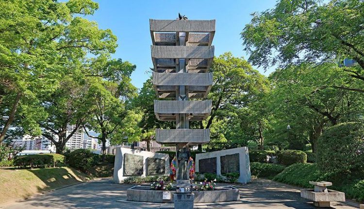 Memorial Tower to the Mobilized Students via Peace Tourism, Tentang Hiroshima Peace Memorial Park, Apa yang bisa ditemukan di Hiroshima Peace Memorial Park?, Fasilitas di Hiroshima Peace Memorial Park, Akses Menuju Hiroshima Peace Memorial Park