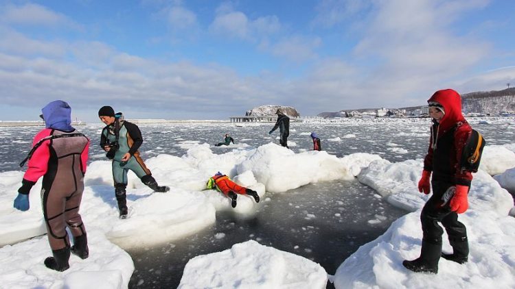 Mencoba drift ice via Japan Guide