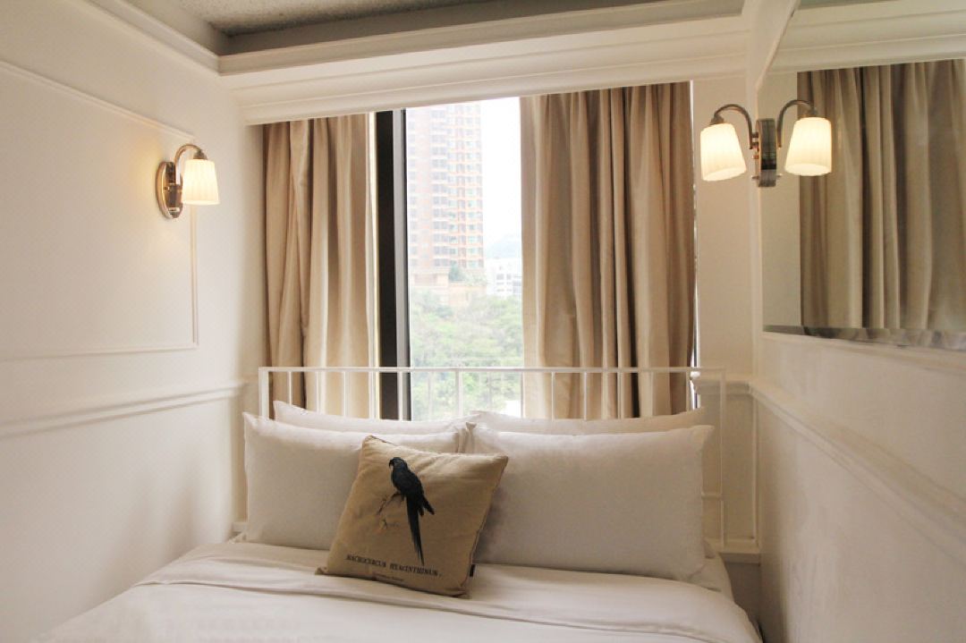 Mini Room Smart Queen Room