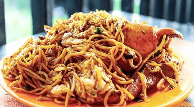 Mie Aceh Medan, 1. Lontong Medan, 2. Mie Gomak, 3. Sate Padang Medan , 4. Mie Aceh Medan, 5. Soto Medan, 6. Bihun Bebek, 7. Bakso Lembu Medan, 8. Es Krim Tip Top, 9. Kari Bihun Tabona, 10. Rujak Kolam Medan, 11. Teh Susu Telur, 12. Kwetiau Ateng, 13. Kolak Durian, 14. Saksang, 15. Babi Panggang Karo, 16. Daun Singkong Tumbuk, 17. Bika Ambon, 18. Durian Medan, 19. Ikan Teri Medan, 20. Lemang Medan , 21. Sate Kerang, 22. Kacang Sihobuk, 23. Kue Ombus-ombus, 24. Kopi Sidikalang, 25. Sirup Markisa