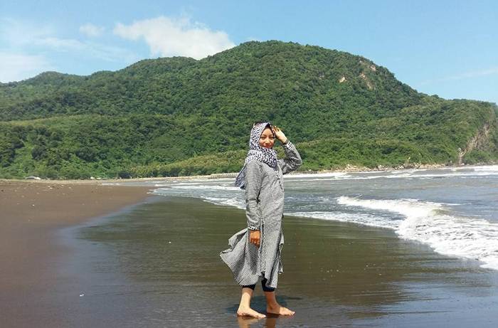 Pantai Pancer via IG @nabilachoirun26, 1. Pantai Sipelot, 2. Pantai Licin, 3. Pantai Balekambang, 4. Pantai Ngliyep, 5. Pantai Batu Bengkung, 6. Pantai Watu Leter, 7. Pantai Bajulmati, 8. Pantai Goa Cina, 9. Pantai Lenggoksono, 10. Pantai Jonggring Saloko, 11. Pantai Mbehi, 12. Pantai Modangan, 13. Pantai Bantol, 14. Pantai Kondang Buntung, 14. Pantai Kondang Merak, 15. Pantai Watu Pecah, 16. Pantai Tiga Warna, 17. Pantai Sendang Biru, 18. Pantai Ngandol, 19. Pantai Banyu Anjlok, 20. Pantai Sendiki, 21. Pantai Tamban, 22. Pantai Bolu- Bolu, 23. Pantai Wediawu, 24. Pantai Wonogoro, 25. Pantai Nganteb, 26. Pantai Clungup, 27. Pantai Banyumeneng, 28. Pantai Gatra, 29. Pantai Jonggring Saloka, 30. Pantai Watu Lepek, 31. Pantai Wedi Putih, 32. Pantai Klatakan, 33. Pantai Pancer, 34. Pantai Kaliapus, 35. Pantai Bangsong, 36. Pantai Savana, 37. Pantai Teluk Asmoro, 38. Pantai Tomen, 39. Pantai Ungapan, 40. Pantai Jolangkung, 41. Pantai Parang Dowo, 42. Pantai Telok, 43. Pantai Kajaran, 44. Pantai Wedi Klopo, 45. Pantai Ngopet, 46. Pantai Pasang, 47. Pantai Karang Tengkorak, 48. Pantai Karang Bolong, 49. Pantai Ngudel, 50. Pantai Kuncaran, 51. Pantai Taman Ayu, 52. Pantai Pesanggrahan
