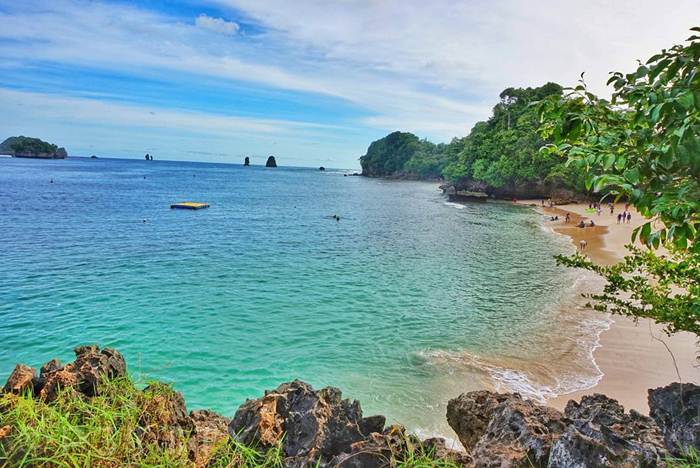 Pantai Tiga Warna via Ig @p3ttty, 1. Pantai Sipelot, 2. Pantai Licin, 3. Pantai Balekambang, 4. Pantai Ngliyep, 5. Pantai Batu Bengkung, 6. Pantai Watu Leter, 7. Pantai Bajulmati, 8. Pantai Goa Cina, 9. Pantai Lenggoksono, 10. Pantai Jonggring Saloko, 11. Pantai Mbehi, 12. Pantai Modangan, 13. Pantai Bantol, 14. Pantai Kondang Buntung, 14. Pantai Kondang Merak, 15. Pantai Watu Pecah, 16. Pantai Tiga Warna, 17. Pantai Sendang Biru, 18. Pantai Ngandol, 19. Pantai Banyu Anjlok, 20. Pantai Sendiki, 21. Pantai Tamban, 22. Pantai Bolu- Bolu, 23. Pantai Wediawu, 24. Pantai Wonogoro, 25. Pantai Nganteb, 26. Pantai Clungup, 27. Pantai Banyumeneng, 28. Pantai Gatra, 29. Pantai Jonggring Saloka, 30. Pantai Watu Lepek, 31. Pantai Wedi Putih, 32. Pantai Klatakan, 33. Pantai Pancer, 34. Pantai Kaliapus, 35. Pantai Bangsong, 36. Pantai Savana, 37. Pantai Teluk Asmoro, 38. Pantai Tomen, 39. Pantai Ungapan, 40. Pantai Jolangkung, 41. Pantai Parang Dowo, 42. Pantai Telok, 43. Pantai Kajaran, 44. Pantai Wedi Klopo, 45. Pantai Ngopet, 46. Pantai Pasang, 47. Pantai Karang Tengkorak, 48. Pantai Karang Bolong, 49. Pantai Ngudel, 50. Pantai Kuncaran, 51. Pantai Taman Ayu, 52. Pantai Pesanggrahan