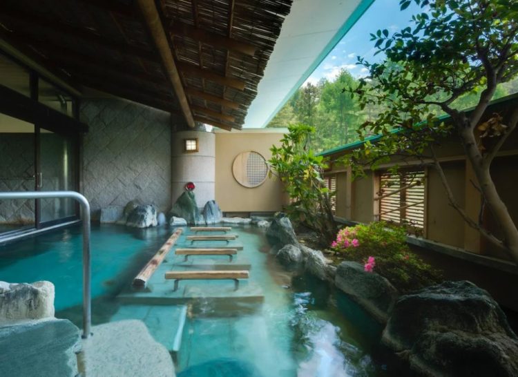 Pemandian Air Panas Hotel Kaneyamaen via Agoda