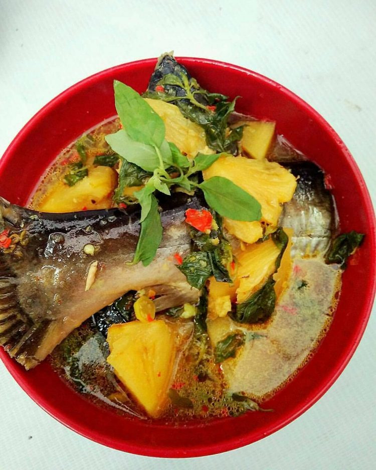 Pindang Ikan via IG @nyemilteyus, 1. Pempek, 2. Tekwan, 3. Laksan, 4. Celimpungan, 5. Burgo, 6. Lakso, 7. Martabak Palembang, 8. Mie Celor, 9. Pindang Ikan, 10. Pindang Tulang, 11. Sate Sapi Cucuk Manis, 12. Bakmi Babi, 13. Es Kacang Merah, 14. Kemplang Palembang, 15. Godo-Godo, 16. Gulo Puan, 17. Roti Koing, 18. Sambal Tempoyak, 19. Model, 20. Malbi, 21. Kue 8 Jam, 22. Otak-otak Kuah Cuko, 23. Lempok, 24. Lenggang, 25. Martabak HAR, 26. Kue Lapis Kojo, 27. Kue Engkak Ketan , 28. Kue Maksuba, 29. Kue Bolu Suri, 30. Kue Gandus, 31. Kue Lumpang, 32. Kue Srikaya, 33. Dadar Jiwo, 34. Sambal Lingkung, 35. Telok Ukan