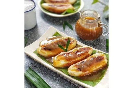 Pisang Epe via IG @yulia_tokarmo, 1. Coto Makassar, 2. Sop Saudara, 3. Pallubasa, 4. Pallumara, 5. Konro Makassar, 6. Juku Pallu Ce’la, 7. Konro Bakar, 8. Sop Ubi, 9. Songkolo Bagadang, 10. Burasa, 11. Bebek Palekko, 12. Kapurung, 13. Mie Titi, 14. Barongko, 15. Pisang Epe, 16. Es Palu Butung, 17. Gogoso, 18. Sarabba, 19. Ikan Bakar Parape, Termasuk Makanan Khas Makassar, 20. Es Pisang Ijo, Makanan Khas Makassar yang Populer, 21. Jalangkote, 22. Sikaporo, 23. Kue Apang, Kue Tradisional Khas Makassar, 24. Pallu Kacci, 25. Nasi Kuning Riburane, 26. Roko-Roko Unti dan Cangkuning, 27. Putu Cangkiri, 28. Baje, 29. Kue Dange, 30. Buroncong, 31. Cucuru Bayao