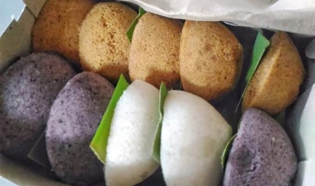 Putu Cangkiri, 1. Coto Makassar, 2. Sop Saudara, 3. Pallubasa, 4. Pallumara, 5. Konro Makassar, 6. Juku Pallu Ce’la, 7. Konro Bakar, 8. Sop Ubi, 9. Songkolo Bagadang, 10. Burasa, 11. Bebek Palekko, 12. Kapurung, 13. Mie Titi, 14. Barongko, 15. Pisang Epe, 16. Es Palu Butung, 17. Gogoso, 18. Sarabba, 19. Ikan Bakar Parape, Termasuk Makanan Khas Makassar, 20. Es Pisang Ijo, Makanan Khas Makassar yang Populer, 21. Jalangkote, 22. Sikaporo, 23. Kue Apang, Kue Tradisional Khas Makassar, 24. Pallu Kacci, 25. Nasi Kuning Riburane, 26. Roko-Roko Unti dan Cangkuning, 27. Putu Cangkiri, 28. Baje, 29. Kue Dange, 30. Buroncong, 31. Cucuru Bayao
