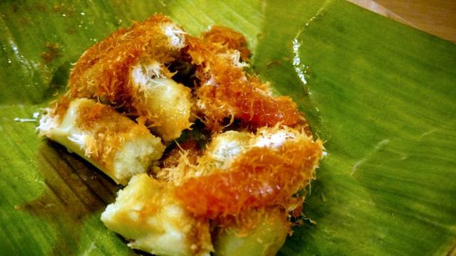 Puthu Lanang Celaket, 1. Apel Malang, 2. Sari apel, 3. Aneka Keripik Buah, 4. Keripik Tempe, 5. Keripik Ceker, 6. Keripik Kentang Macan, 7. Aneka Olahan Telo di Republik Telo, 8. Pia Mangkok, 9. Malang Strudel, 10. Ledre Pisang Bangka, 11. Madu Klanceng, 12. Kaos dan Souvenir Khas Malang, 13. Keramik Dinoyo, 14. Frozen Bakso, 15. Bakpao Sayang, 16. ASIX Cake, 17. Makobu Cake (Tutup Permanen), 18. Queen Apple (Tutup Permanen), 19. Puthu Lanang Celaket, 20. Jenang Apel, 21. Onde-Onde Depot HTS, 22. Carang Mas, 23. Cokelat Tempe, 24. Keripik Singkong Cap Lumba-Lumba, 25. Batik Topeng Malangan, 26. Petis Udang, 27. Onde-Onde Wijen, 28. Putu Lanang, 29. Makaroni Pedas, 30. Kopi Robusta Dampit Malang