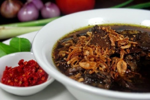 Rawon Setan Khas Surabaya, 1. Nasi Goreng Jancuk, 2. Sego Sambel Khas Surabaya, 3. Nasi Cumi Nikmat Surabaya, 4. Nasi Campur Tambak Bayan, 5. Nasi Empal Pengampon, 6. Nasi Krawu Surabaya, 7. Rujak Cingur Khas Surabaya, 8. Tahu Tek Surabaya, 9. Pecel Semanggi, 10. Sate Klopo, 11. Sate Lisidu, 12. Sate Karak, 13. Lontong Kupang, 14. Lontong Balap Paling Enak, 15. Mie Akhirat Kota SBY, 16. Mie Pecun, 17. Bebek Mercon, 18. Bebek Palupi, 19. Bebek Goreng Sinjay, 20. Bebek Tugu Pahlawan, 21. Rawon Kalkulator Taman Bungkul, 22. Rawon Setan Khas Surabaya, 23. Belut Spesial Khas Surabaya, 24. Soto Lamongan Cak Har, 25. Kepiting Cak Gundul, 26. Tahu Campur , 27. Surabaya Snowcake , 28. Almond Crispy Cheese, 29. Es Krim Zangrandi , 30. Soto Gubeng, 31. Pohong Tata, 32. Lapis Surabaya, 33. Sirup Bogem Mangrove