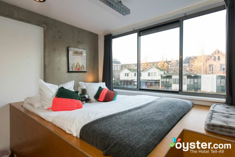 Room Ecomama Hostel via Oyster'