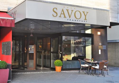 Savoy Hotel via Kayak, 1. Sendiri Atau Keluarga, Perokok atau Bukan, B&amp;B Hotel Frankfurt City-Ost Menyediakan Akomodasi Untuk Semua Orang!, 2. United Hostel Frankfurt City Center Ini Terkenal Sebagai Penginapan Favorit Para Backpackers Muda Dunia., 3. Bagi Kamu yang Penuh Semangat, Meininger Hotel Frankfurt Main Messe Sepertinya Keren dan Cozy!, 4. Asyiknya Merilekskan Diri dengan Berbagai Layanan Spa di Savoy Hotel, 5. Nggak Perlu Pusing Mikirin Transport Kalau Menginapnya di Comfort Hotel Frankfurt City Center yang Super Strategis, 6. Pura-Pura Punya Rumah Sendiri di Germany dengan Menginap di Villa Orchard Frankfurt yang Nyaman, 7. Penuh Kejutan di Setiap Ruang Clarion Collection Hotel yang Berfasilitas Lengkap, 8. Malas Perjalanan Jauh dari Bandara? Park Inn by Radisson Frankfurt Airport Hotel Sebagai Solusinya!, 9. Ada Lagi Nih Smart Stay Hotel Frankfurt yang Merupakan Cara Pintar untuk Menghemat Budget