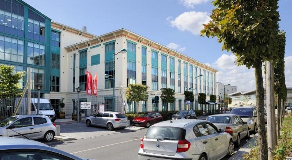 Sejours et Affaires Rive Gauche Aparthotel, via booking, 1. Kyriad Disneyland Resort Paris, Salah Satu Hotel Partner Disneyland Paris yang Rate-nya Kerap Diobral Abis!, 2. Walau Nggak Sepenuhnya Berbentuk Hotel, Sejours et Affaires Rive Gauche Aparthotel Ini Cukup Layak Untuk Dipertimbangkan, 3. Satu Lagi Hotel Partner Disneyland Paris yang Perlu Dipertimbangkan, yaitu Adagio Marne La Vallée Val d’Europe Aparthotel, 4. Hipark Residence Serris Val d’Europe, Apartemen Keren yang Rate-nya Masih Dibawah 1 Juta, 5. Alternatif Lainnya, Kalian Bisa Melirik Residhome Val d’Europe Yang Juga Ada di Sekitar Disneyland Paris, 6. Walau Nggak Dekat-Dekat Amat dengan Disneyland Paris, Ibis Budget Marne la Vallée Layak Dilirik Karena Rate-nya yang Asyik Banget