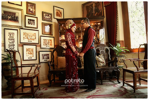 Spot Foto via Potreto, Sejarah House of Sampoerna, Lokasi House of Sampoerna, Rute menuju House of Sampoerna, Jam Operasional, Harga Tiket Masuk, Spot di Dalam House of Sampoerna
