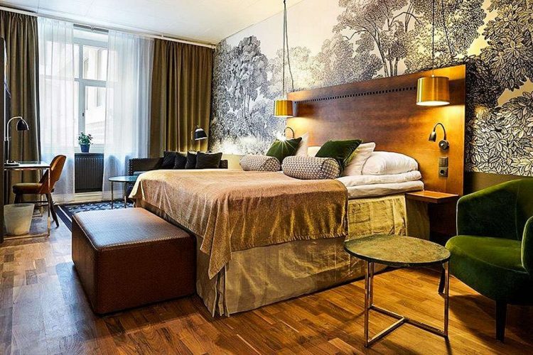 Spacious Guest Room, 1. Sendiri Atau Keluarga, Perokok atau Bukan, B&amp;B Hotel Frankfurt City-Ost Menyediakan Akomodasi Untuk Semua Orang!, 2. United Hostel Frankfurt City Center Ini Terkenal Sebagai Penginapan Favorit Para Backpackers Muda Dunia., 3. Bagi Kamu yang Penuh Semangat, Meininger Hotel Frankfurt Main Messe Sepertinya Keren dan Cozy!, 4. Asyiknya Merilekskan Diri dengan Berbagai Layanan Spa di Savoy Hotel, 5. Nggak Perlu Pusing Mikirin Transport Kalau Menginapnya di Comfort Hotel Frankfurt City Center yang Super Strategis, 6. Pura-Pura Punya Rumah Sendiri di Germany dengan Menginap di Villa Orchard Frankfurt yang Nyaman, 7. Penuh Kejutan di Setiap Ruang Clarion Collection Hotel yang Berfasilitas Lengkap, 8. Malas Perjalanan Jauh dari Bandara? Park Inn by Radisson Frankfurt Airport Hotel Sebagai Solusinya!, 9. Ada Lagi Nih Smart Stay Hotel Frankfurt yang Merupakan Cara Pintar untuk Menghemat Budget