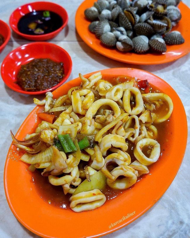 Wiro Sableng 212 Kelapa Gading via Ig @kurcacikuliner, 1. Bandar Djakarta di Kota Tua, 2. Seribu Rasa, 3. Pesisir Seafood, 4. Pondok Laguna, 5. Layar Seafood, 6. Nelayan Seafood and Restaurant, 7. The Holy Crab, 8. Rumah Makan Sulawesi, 9. Rasane Seafood, 10. Fish Streat, 11. Aroma Sop Seafood, 12. Aroma Sedap, 13. Loobie Lobster, 14. Live Seafood Cabe Ijo, 15. Talaga Sampireun, 16. Kepiting Asap Cendrawasih, 17. Santai Malam 1001, 18. Wiro Sableng 212 Kelapa Gading, 19. Seafood Ayu, 20. Grand Marco Seafood, 21. Bola Seafood Acui, 22. Seafood PLTU Ancol, 23. Seafood 68 Kemanggisan, 24. Dinar Seafood, 25. Karimata Restoran, 26. Santiga Seafood, 27. Sentosa Seafood Market, 28. Jemahdi Seafood di Jl. Pantai Indah Kapuk (Tutup Permanen), 29. Wisata Kuliner Pecenongan