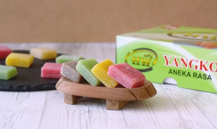 Yangko, 1. Gudeg , 2. Krecek, 3. Bakpia Pathok, 4. Yangko, 5. Oseng Mercon, 6. Cilok Gajahan, 7. Cenil Jogja , 8. Geplak , 9. Coklat Monggo , 10. Bakmi Jogja , 11. Gatot Gunung Kidul , 12. Walang atau Belalang Goreng, 13. Nasi Tiwul, 14. Sego Abang Jirak , 15. Sayur Lombok Ijo , 16. Bakmi Pentil , 17. Peyek Tumpuk , 18. Mie Des , 19. Kue Adrem , 20. Sate Klatak , 21. Wedang Uwuh, 22. Wedang Ronde, 23. Nasi Kucing, 24. Mangut Lele, 25. Kopi Jos, 26. Ingkung Ayam, 27. Mie Lethek, 28. Soto Bathok, 29. Kipo, 30. Soto Lenthok, 31. Brongkos, 32. Geblek, 33. Sate Petir, 34. Tengkleng Gajah, 35. Kicak, 36. Sate Kere, 37. Kripik Belut, 38. Enthok Slenget, 39. Sego Pliket, 40. Sego Godhog, 41. Sambel Welut