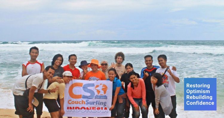 couchsurfing, 1. Mitos: “Untuk Dapat Tiket Pesawat Murah, Pesannya Harus Jauh-jauh Hari Sebelum Hari-H.”, 2. Mitos: “Beli tiket pesawat di hari Selasa, harganya lebih murah dari hari lain.”, 3. Mitos: “Jetlag terjadi karena kurang tidur selama di perjalanan.”, 4. Mitos: “Travelling itu mahal dan hanya cocok untuk mereka yang punya banyak duit!”, 5. Mitos: “Traveling cuma cocok untuk mereka yang punya waktu. Saya sih sibuk, nggak sempat jalan-jalan!”, 6. Mitos: “Ngapain jalan-jalan? Ngabisin duit aja ah!”, 7. Mitos: “Solo traveling itu berbahaya. Apalagi kalau kamu perempuan!”, 8. Mitos: “Mumpung masih single, jalan-jalan dulu sepuasnya. Kalau sudah punya anak sih, ribet!”, 9. Mitos: “Bahasa Inggris bisa diterima di seluruh dunia.”, 10. Mitos: “Karena nggak semua negara ngerti bahasa Inggris, kamu harus belajar dulu bahasa negara yang akan dikunjungi sebelum main kesana”, 11. Mitos: “Pergi traveling bareng orang yang belum dikenal itu nggak banget deh! Bahaya!”, 12. Mitos: “Ngapain nginep di hostel? Hostel kan cuma cocok untuk backpackers atau mahasiswa aja!”, 13. Mitos: “Jangan coba-coba ikutan couchsurfing. Bahaya banget menginap di rumah orang yang nggak dikenal, 14. Mitos: “Buku panduan wisata itu nggak selalu tepat. Yang paling oke tuh tanya langsung ke penduduk lokal!”, 15. Mitos: “Pemegang passport Indonesia bakalan ribet kalau mau jalan-jalan keliling dunia.”, 16. Mitos: “Waktu paling strategis untuk menekan budget traveling, adalah dengan berwisata pas low season”, 17. Mitos: “Untuk dapat harga terbaik, pesan kamar hotel lewat situs booking saja.”, 18. Mitos: “Kalau lagi jalan-jalan, jangan jajan di pinggir jalan. Bisa bikin sakit, lho! Mending makan di restoran saja deh!”