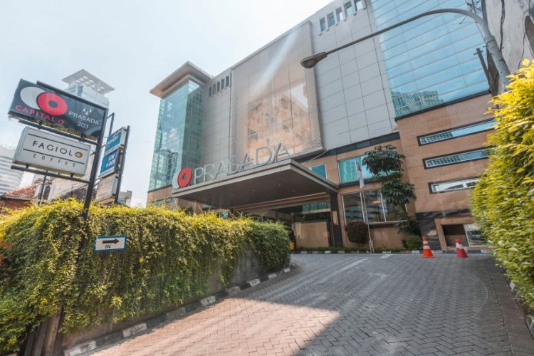 Capital O 203 Prasada Mansion via Misteraladin, 1. Upscale Suites, 2. RedDoorz Plus @Karet Setiabudi, 3. Blessing Residence, 4. Fairmont Jakarta, 5. Amelia Guest House Jakarta, 6. Audah Guesthouse Syariah, 7. Le Meridien, 7. ZEN Premium Sampoerna Strategic Square , 8. Capital O 203 Prasada Mansion , 9. HARRIS Suites FX Sudirman, 10. Aryaduta Semanggi, 11. The Sultan Hotel Jakarta, 12. Crowne Plaza Hotel, 13. The Gunawarman, 14. JW Marriott Hotel Jakarta, 15. OYO 3931 Wtc Kuningan