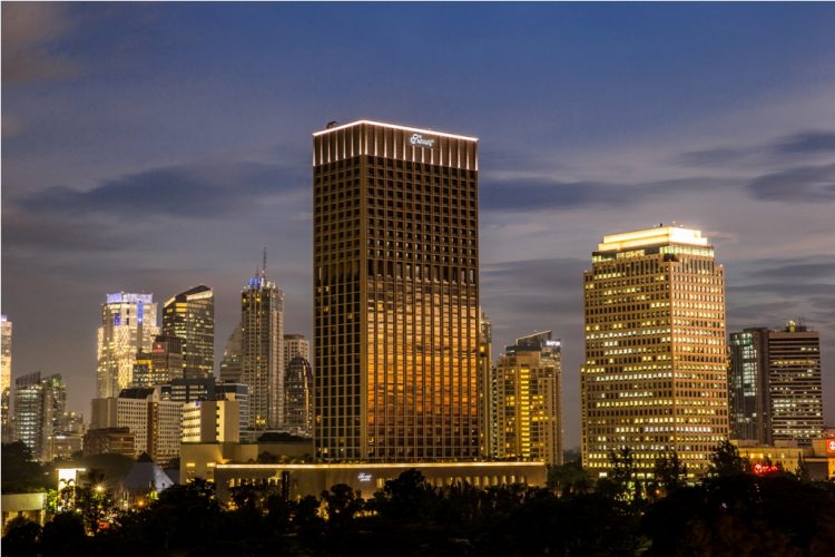 Fairmont Jakarta via destinasian, 1. Upscale Suites, 2. RedDoorz Plus @Karet Setiabudi, 3. Blessing Residence, 4. Fairmont Jakarta, 5. Amelia Guest House Jakarta, 6. Audah Guesthouse Syariah, 7. Le Meridien, 7. ZEN Premium Sampoerna Strategic Square , 8. Capital O 203 Prasada Mansion , 9. HARRIS Suites FX Sudirman, 10. Aryaduta Semanggi, 11. The Sultan Hotel Jakarta, 12. Crowne Plaza Hotel, 13. The Gunawarman, 14. JW Marriott Hotel Jakarta, 15. OYO 3931 Wtc Kuningan