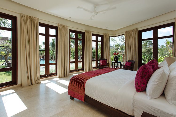 Jasmine Suite, 1. Villa Umah Daun – villa private dengan 5 kamar tidur di Umalas Bali, 2. Villa Malaathina – villa private dengan 7 kamar tidur di Umalas Bali, 3. Menikmati Suasana Pedesaan Bali yang Menentramkan di Villa Arwana, Yuk Mari Bersantai di sini bersama Keluarga anda!, 4. Villa Bali Bali Cottage, Populer di Umalas Bali, 5. Uppala Villa, 6. Villa Adagian, 7. Villa Asia, 8. Grand Akhyati, 9. Villa Mahesa, 10. Villa Ariana, 11. Villa Shakti, 12. Villa Tabatha