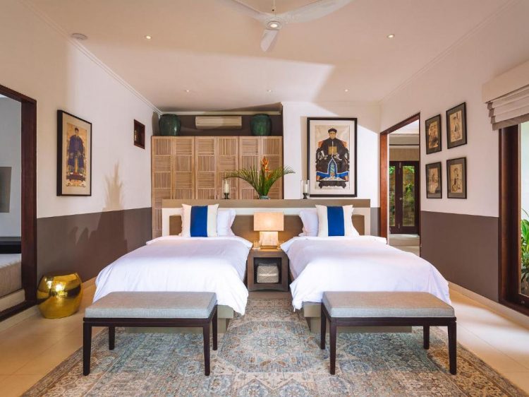 Kamar Tamu The Arsana Estate, 1. The Arsana Estate – villa private dengan 5 kamar tidur di Tanah Lot Bali, 2. Villa Maridadi – villa atas tebing pemandangan laut dengan 11 kamar tidur di Nusa Dua Bali, 3. Villa Belong Dua, Bergaya Arsitektur Bali di Desa Nelayan Seseh Bali, 4. Villa Sophia, 5. Villa 58 Tanah Lot, 6. Private Villa Retreat UTOPIA, 7. The Kryamaha Villas, 8. Villa Puspa, 9. Urban Villa – Joshua District, 10. Villa Vedas, 11. Silversand Villa