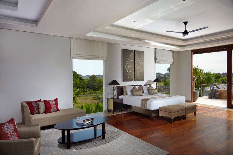 Kamar Tidur No.5 dengan latar pemandangan persawahan, 1. Villa Umah Daun – villa private dengan 5 kamar tidur di Umalas Bali, 2. Villa Malaathina – villa private dengan 7 kamar tidur di Umalas Bali, 3. Menikmati Suasana Pedesaan Bali yang Menentramkan di Villa Arwana, Yuk Mari Bersantai di sini bersama Keluarga anda!, 4. Villa Bali Bali Cottage, Populer di Umalas Bali, 5. Uppala Villa, 6. Villa Adagian, 7. Villa Asia, 8. Grand Akhyati, 9. Villa Mahesa, 10. Villa Ariana, 11. Villa Shakti, 12. Villa Tabatha