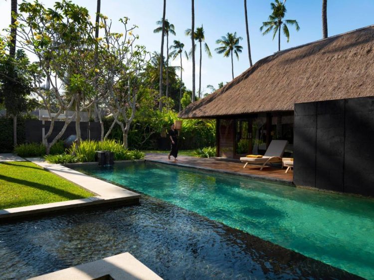 Kayumanis Jimbaran Private Villas &amp; Spa, 1. Villa Jamalu  – villa 4 kamar tidur di atas tebing dengan pemandangan laut di Jimbaran Bali, 2. Villa Hanani – villa di pinggir pantai dengan 2 kamar tidur di Jimbaran Bali, 3. Villa Adenium, 4. Villa Aiko, 5. Temple Hill Residence Villa (Mulai Rp 1,67 Juta Per Malam), 6. Kayumanis Jimbaran Private Villas &amp; Spa, 7. Villa Blue Horizon Bali Rp 1.755.160, 8. Vandana Villa Jimbaran, 9. Villa Bali Blue  8 Orang 2.770.750, 10. Villa Camellia, 11. Villa AYANA Resort (mulai IDR 4.933.698), 12. Jimbaran Balangan Beach Front Villa Nakar (mulai IDR 2.104.286), 13. Villa Rama Shinta Jimbaran (mulai IDR 1.492.906), 14. Villa Aum (mulai IDR 12.000.119), 15. Villa Bening (mulai IDR 2.402.867)