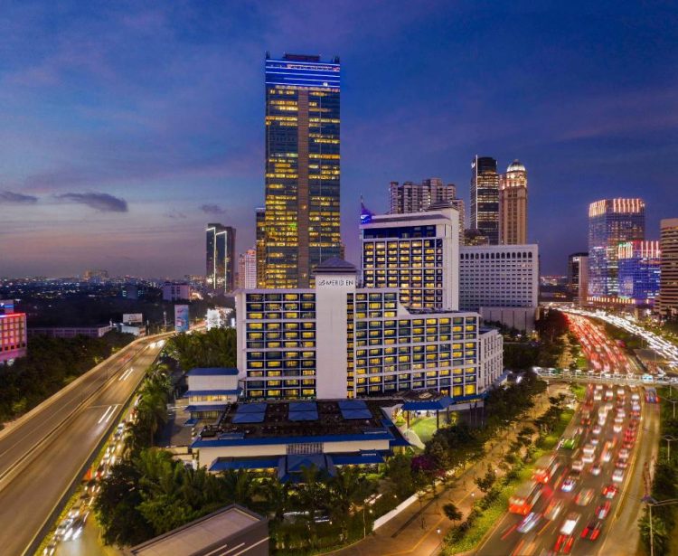 Le Meridien via Agoda, 1. Upscale Suites, 2. RedDoorz Plus @Karet Setiabudi, 3. Blessing Residence, 4. Fairmont Jakarta, 5. Amelia Guest House Jakarta, 6. Audah Guesthouse Syariah, 7. Le Meridien, 7. ZEN Premium Sampoerna Strategic Square , 8. Capital O 203 Prasada Mansion , 9. HARRIS Suites FX Sudirman, 10. Aryaduta Semanggi, 11. The Sultan Hotel Jakarta, 12. Crowne Plaza Hotel, 13. The Gunawarman, 14. JW Marriott Hotel Jakarta, 15. OYO 3931 Wtc Kuningan