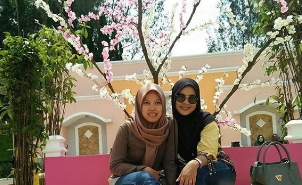 Little Venice Kota Bunga, 1. Tempat Wisata di puncak – Curug Panjang, 2. Tempat Wisata di puncak – Taman Wisata Matahari, 3. Tempat Wisata di puncak – Taman Riung Gunung, 4. Tempat Wisata di puncak – Curug Cilember, 5. Tempat Wisata di puncak – Telaga Warna, 6. Tempat Wisata di puncak – Desa Wisata Pancawati, 7. Tempat Wisata di puncak – Curug Kembar, 8. Tempat Wisata di puncak – Taman Safari, 9. Tempat Wisata di puncak – Curug Cibeureum, 10. Tempat Wisata di puncak – Istana Presiden Cipanas, 11. Tempat Wisata di puncak – Melrimba Garden, 12. Tempat Wisata di puncak – Kebun Wisata Inkarla, 13. Taman Nasional Gunung Gede Pangrango, 14. Tempat Wisata di puncak – Agro Wisata Gunung Mas, 15. Tempat Wisata di puncak – Wisata Citamiang, 16. Little Venice Kota Bunga, 17. Tempat Wisata di puncak – Seruni Tematik Hotel, 18. Pusat Pendidikan Konservasi Alam Bodogol, 19. Tempat Wisata di Puncak – Taman Rekreasi Lido, 21. Wisata Desa Kampung Bambu Puncak Bogor, 22. Warso Farm Puncak Bogor, 23. Taman Wisata Air Panas Tirta Sanita Ciseeng, 24. Cimory Riverside, 25. Pondok Rasamala, 26. Kebun Raya Cibodas, 27. Penangkaran Rusa Giri Jaya Cariu, 28. Bukit Gantole Puncak, 29. Curug Hordeng, 30. Bukit Alesano, 31. Leuwi Lieuk, 32. Gunung Pancar, 33. Taman Bunga Nusantara, 34. Curug Cibaliung, 35. Telaga Biru Cipanas, 36. Menginap di Puncak Pass Resort dengan View Pemandangan yang Indah, 37. Wisata Religi di Masjid At-Ta’awun